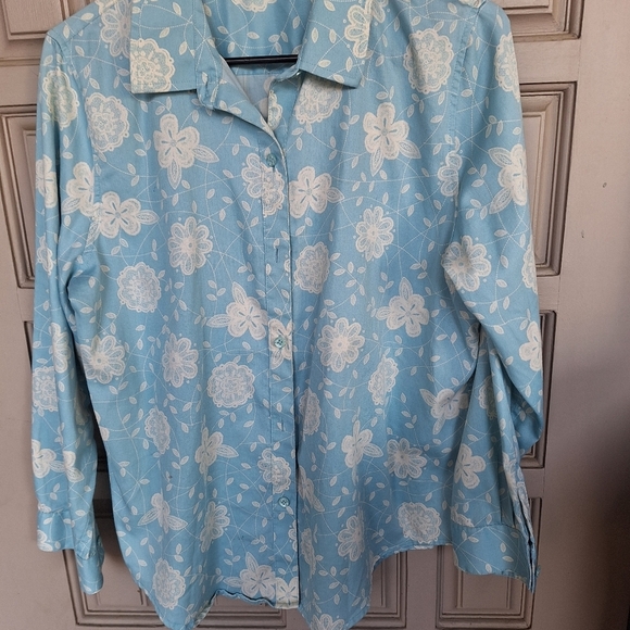 Coldwater Creek Baby Blue Blouse/Wht Floral Collar/Cuffs Cotton Button Front - Picture 7 of 8